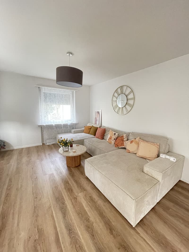 Geräumige & vollständig möblierte 3.5-Zimmer-Wohnung zur Miete in Zürich Altstetten (2)