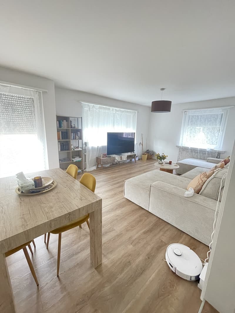 Geräumige & vollständig möblierte 3.5-Zimmer-Wohnung zur Miete in Zürich Altstetten (1)