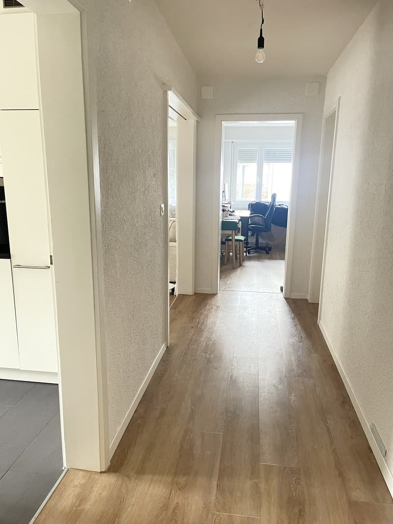 Geräumige & vollständig möblierte 3.5-Zimmer-Wohnung zur Miete in Zürich Altstetten (4)