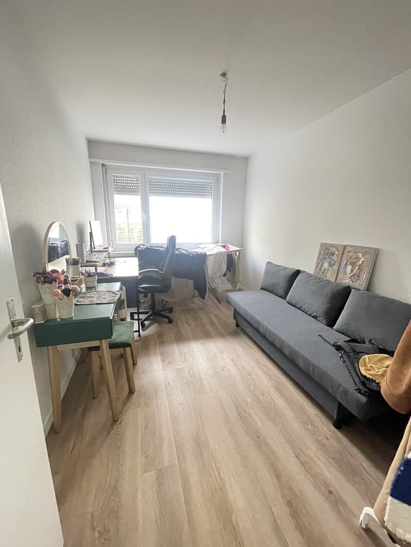 Geräumige & vollständig möblierte 3.5-Zimmer-Wohnung zur Miete in Zürich Altstetten (7)