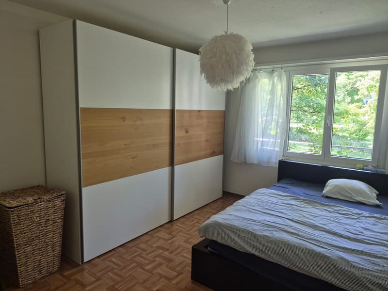 BEFRISTET: Möblierte 3.5-Zimmer-Wohnung mit Balkon zur Untermiete (2)