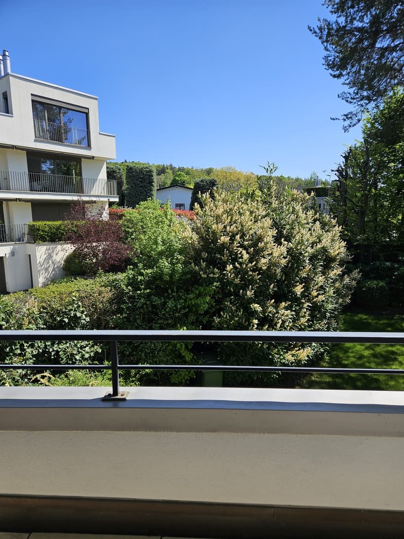 Charming room with private big balcony and bathroom | Charmantes Zimmer mit grossem Balkon und Bad (5)