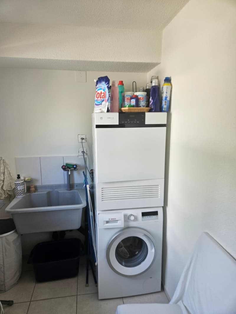 Charming room with private big balcony and bathroom | Charmantes Zimmer mit grossem Balkon und Bad (11)