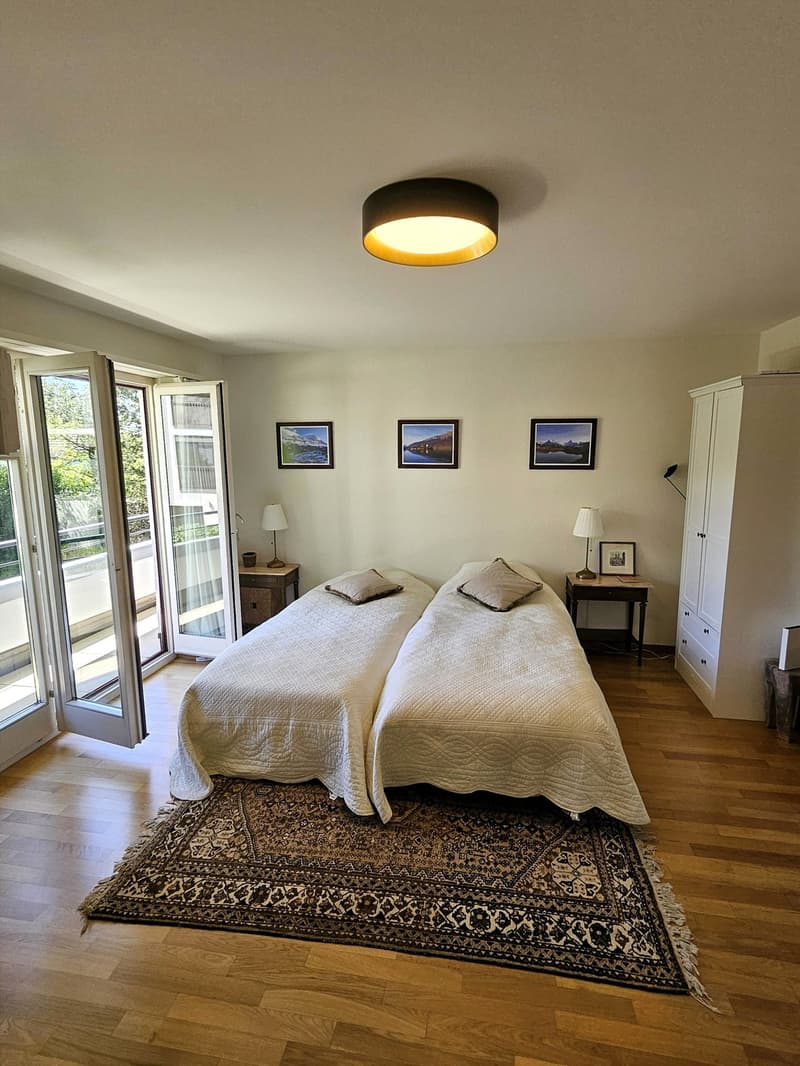 Charming room with private big balcony and bathroom | Charmantes Zimmer mit grossem Balkon und Bad (3)