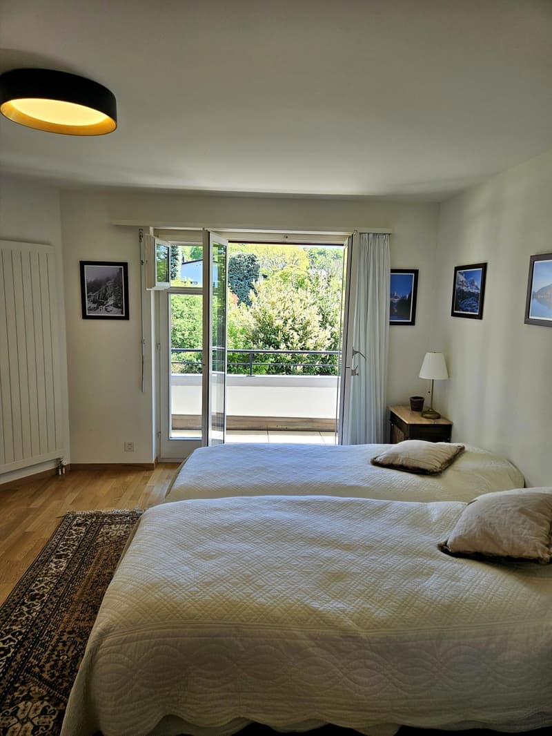 Charming room with private big balcony and bathroom | Charmantes Zimmer mit grossem Balkon und Bad (1)