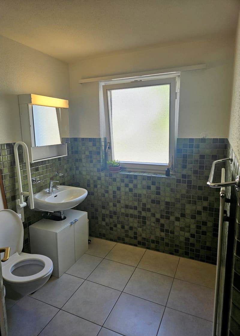 Charming room with private big balcony and bathroom | Charmantes Zimmer mit grossem Balkon und Bad (7)