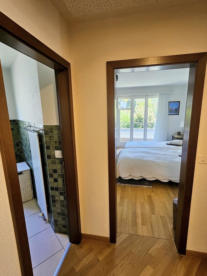 Charming room with private big balcony and bathroom | Charmantes Zimmer mit grossem Balkon und Bad (6)