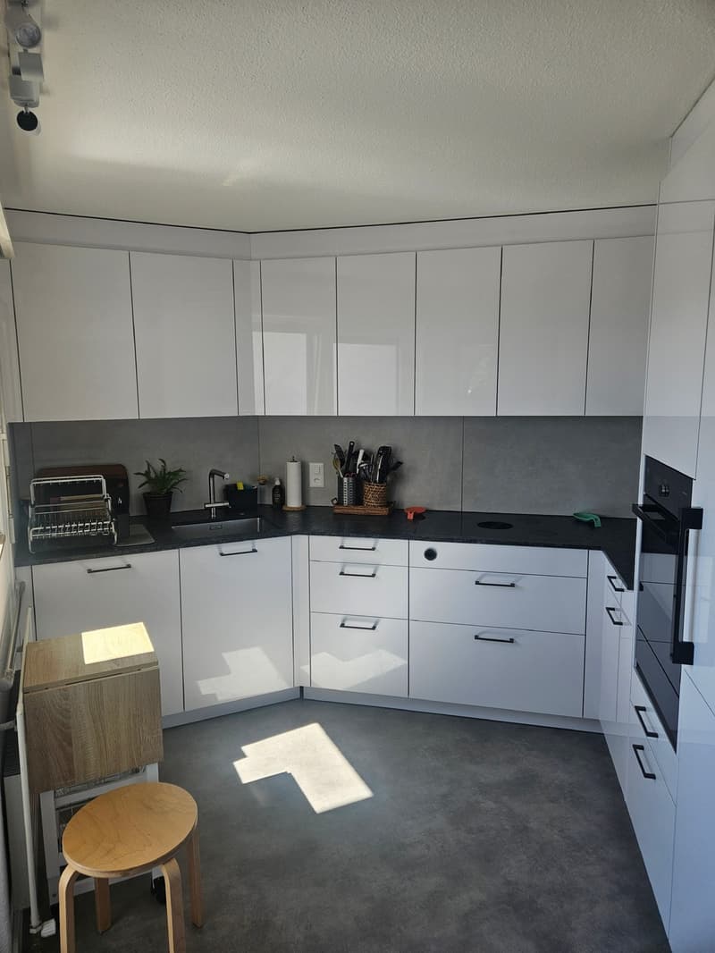 Charming room with private big balcony and bathroom | Charmantes Zimmer mit grossem Balkon und Bad (10)