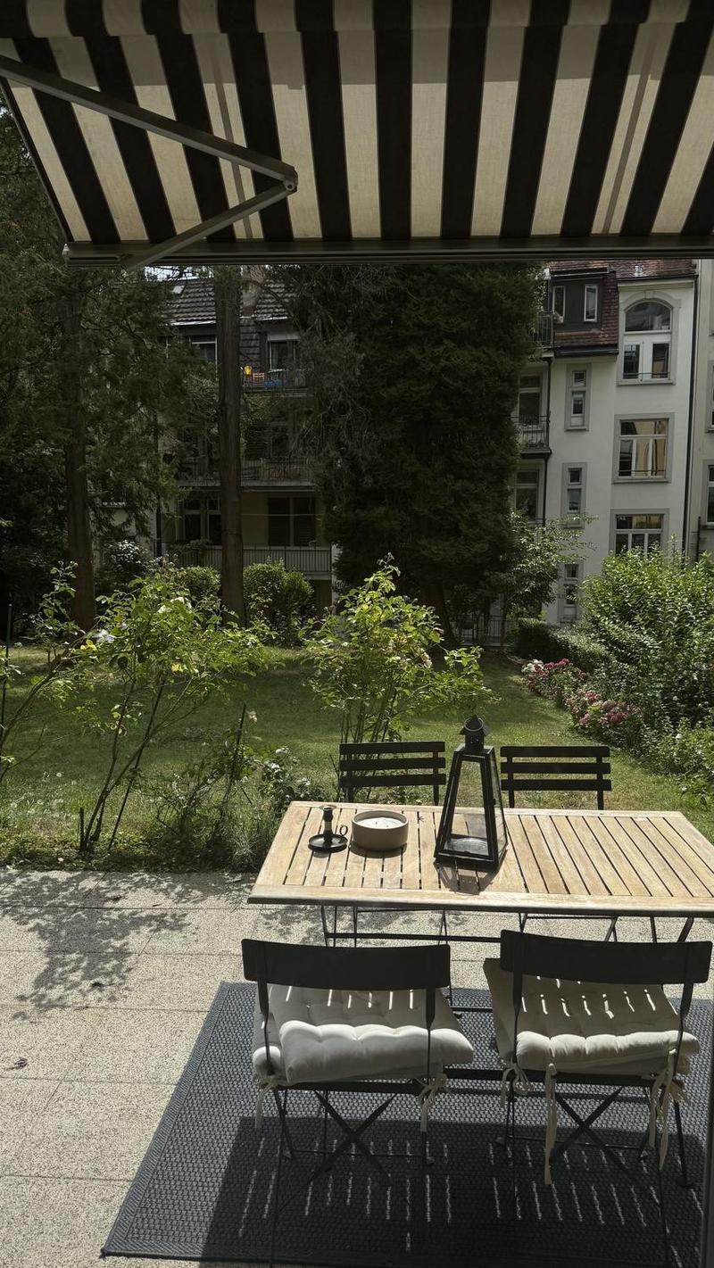 Geräumiges Zimmer in einer charmanten historischen Wohnung in Hottingen (September - Dezember) (6)