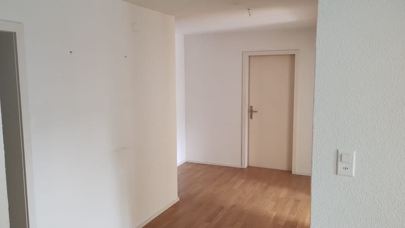 Spacious 4.5-room apartment with balcony in Dübendorf near Stettbach (4)