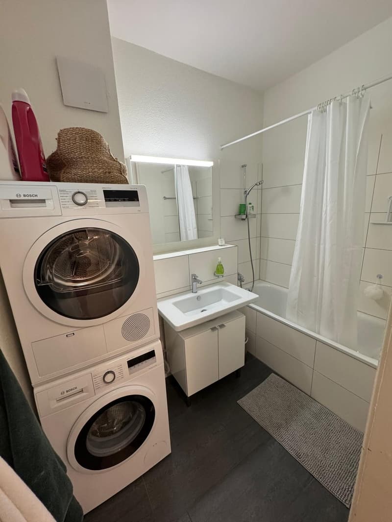 Urban chic room for rent (5)