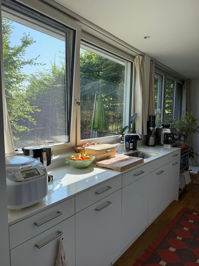 Helle & voll möblierte 2.5-Zimmer-Wohnung mit grosser Terrasse in Zürich-Affoltern - befristet (10)