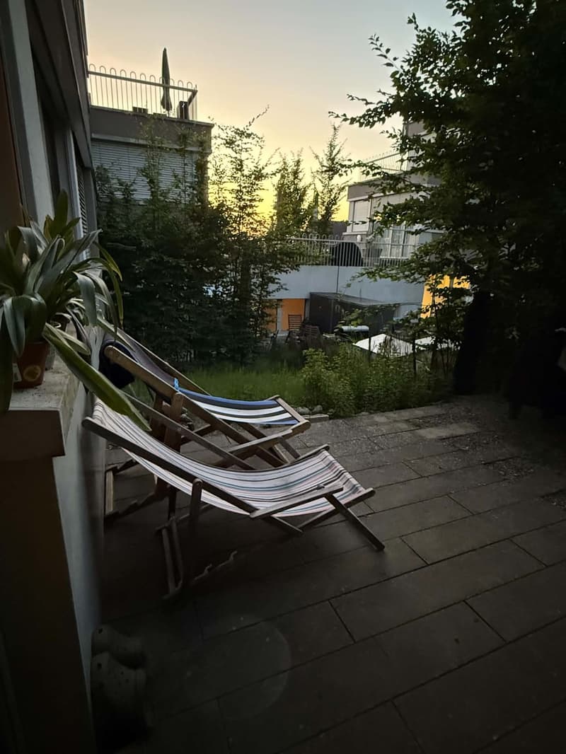Helle & voll möblierte 2.5-Zimmer-Wohnung mit grosser Terrasse in Zürich-Affoltern - befristet (12)