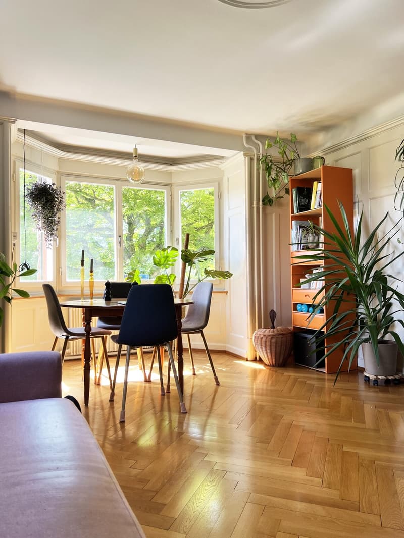 Wohnzimmer mit Erker