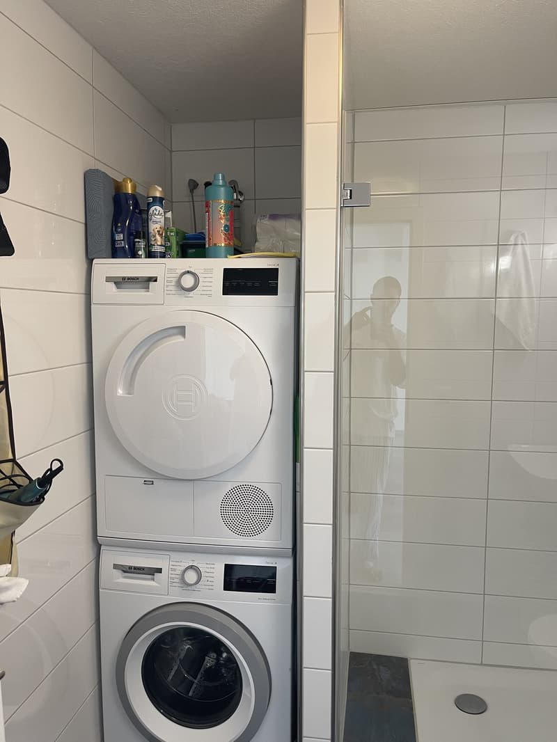 Modern studio with lake view, balcony, and top location just 5 minutes walk from Oberrieden train station (10)