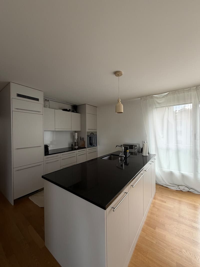 Chambre lumineuse de colocation avec vue sur le lac à Rüschlikon (3)