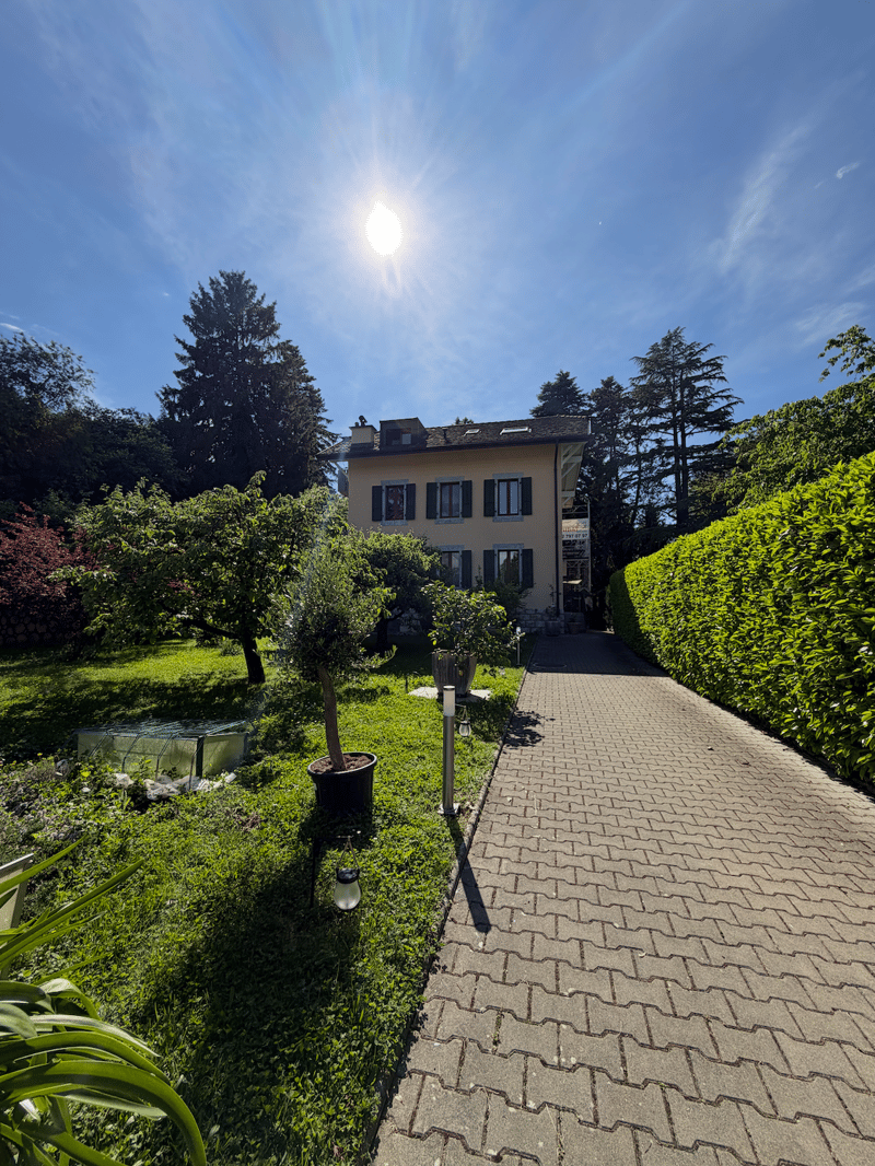 For Rent  4-Room Apartment  Chêne-Bougeries (2)