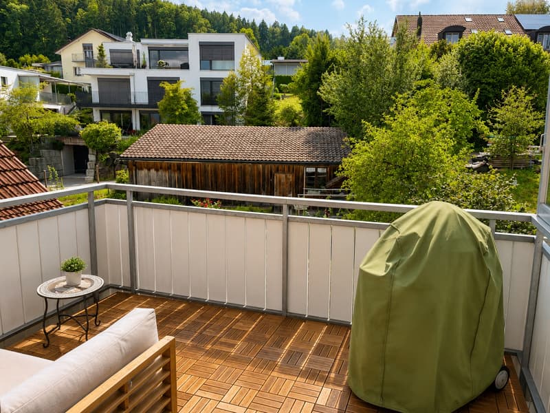 Bright 4.5-Room Apartment with Balcony in Forch (8)