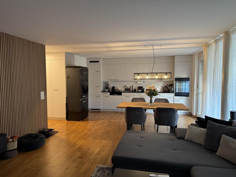 4.5 Room Ground Floor Apartment with Garden Seating (3)