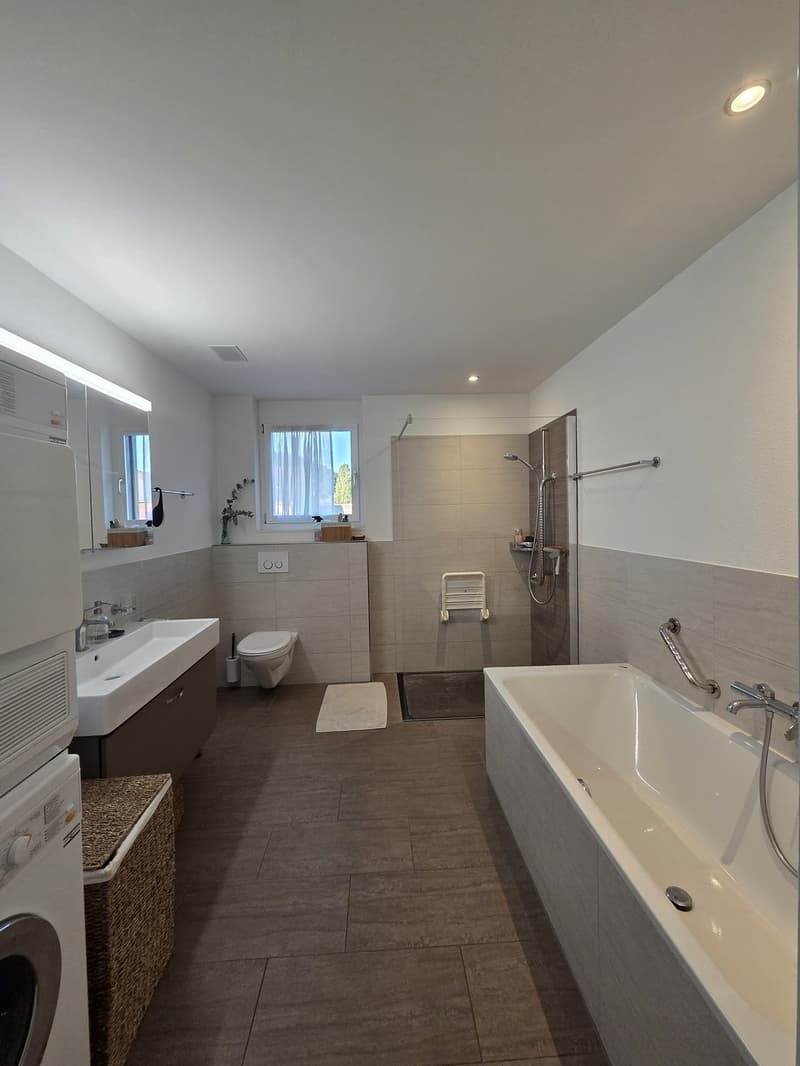 3.5-room apartment with 115 m2 directly at Hirschthal train station (8)