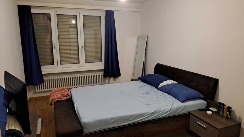 Bedroom (room 2)
