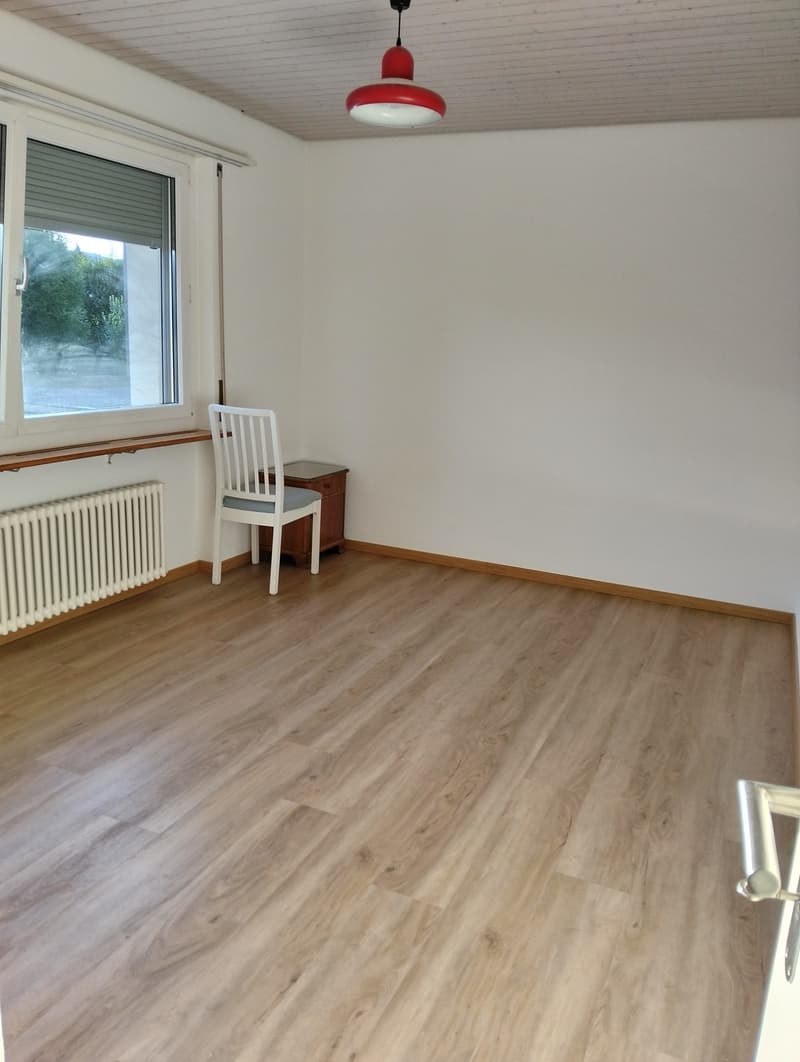 Bright shared apartment room in Aarau - Close to train station & KSA (2)