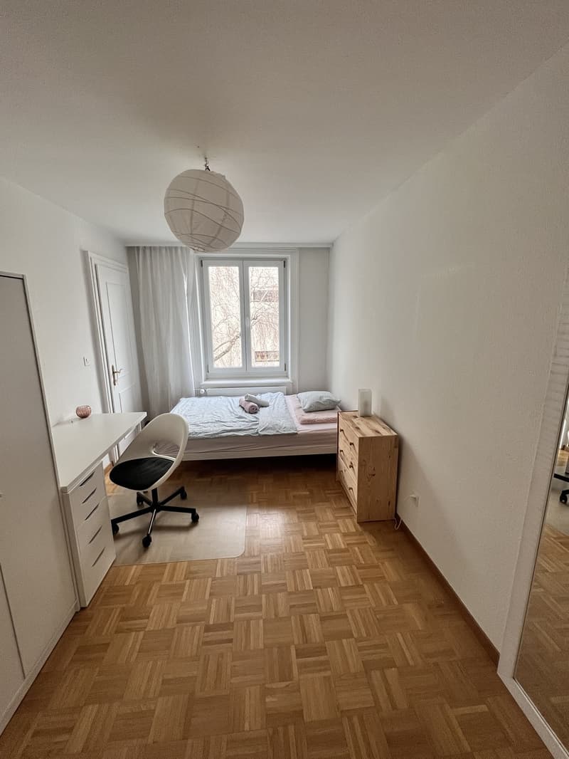 Furnished room