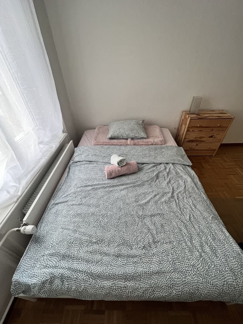 Furnished room