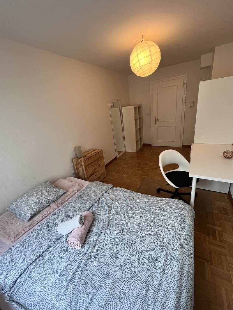 Furnished room