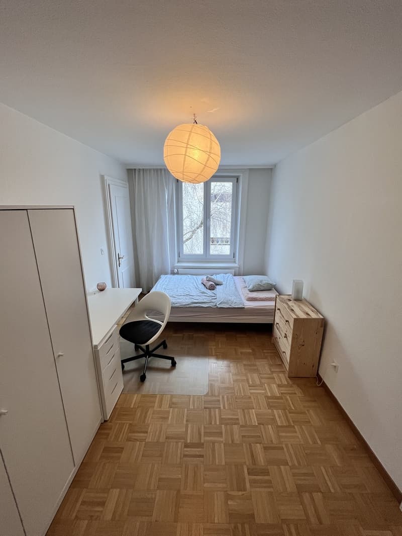 Furnished room