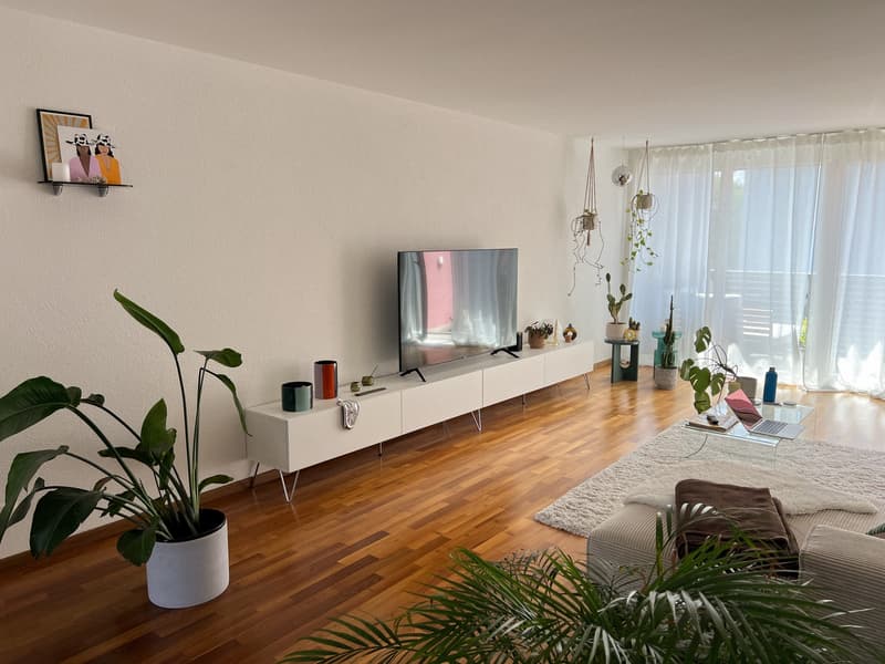 Appartement lumineux et moderne de 3,5 pièces directement à la gare d'Oberwinterthur (2)
