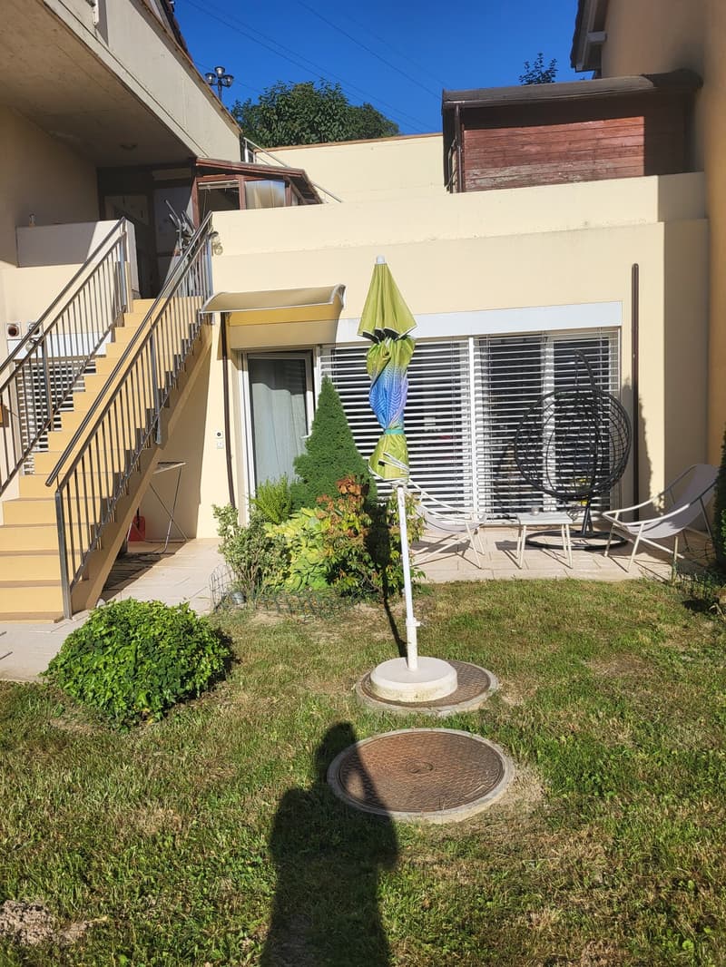 Belmont-sur-Lausanne : 2 pièces (60m²) avec JARDIN privatif & Terrasse Vue forêt Animaux bienvenus (2)