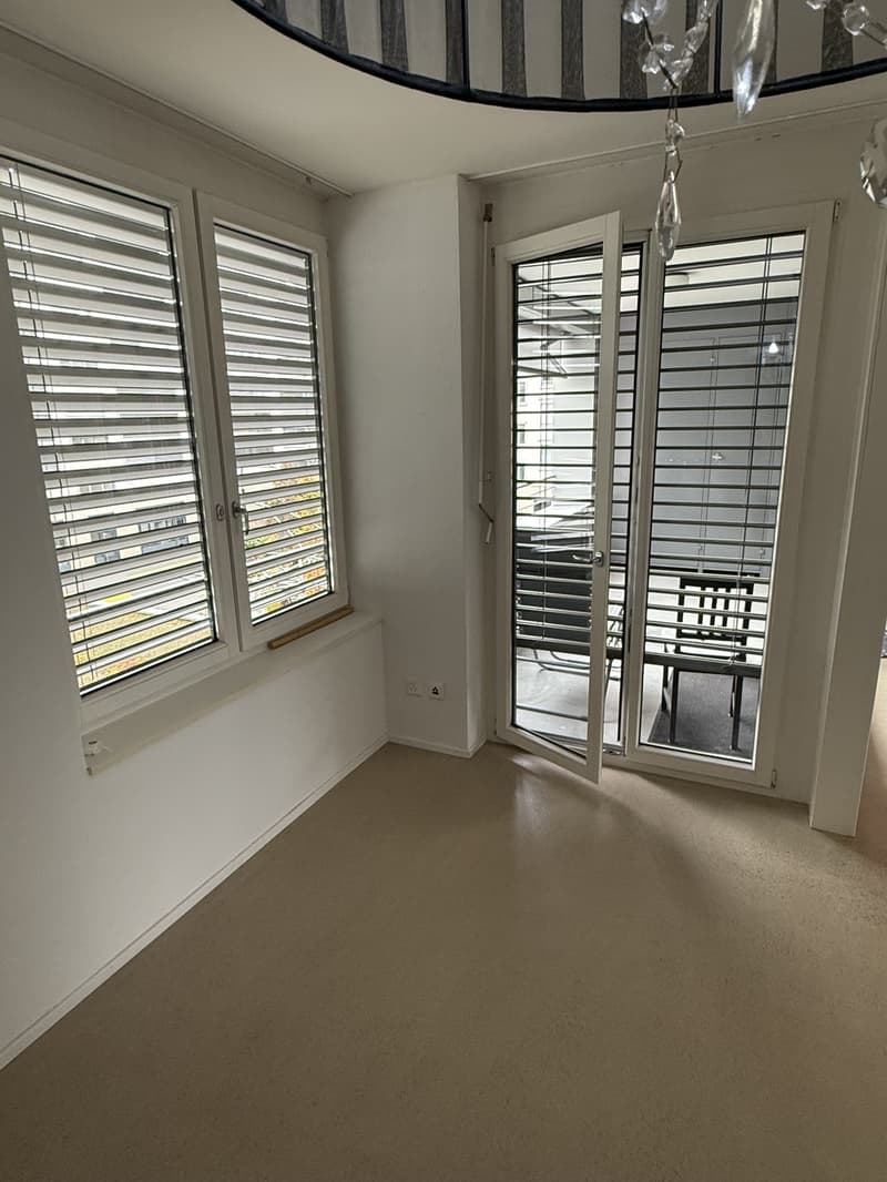 1 room in a well-kept 3-room apartment available immediately (2)