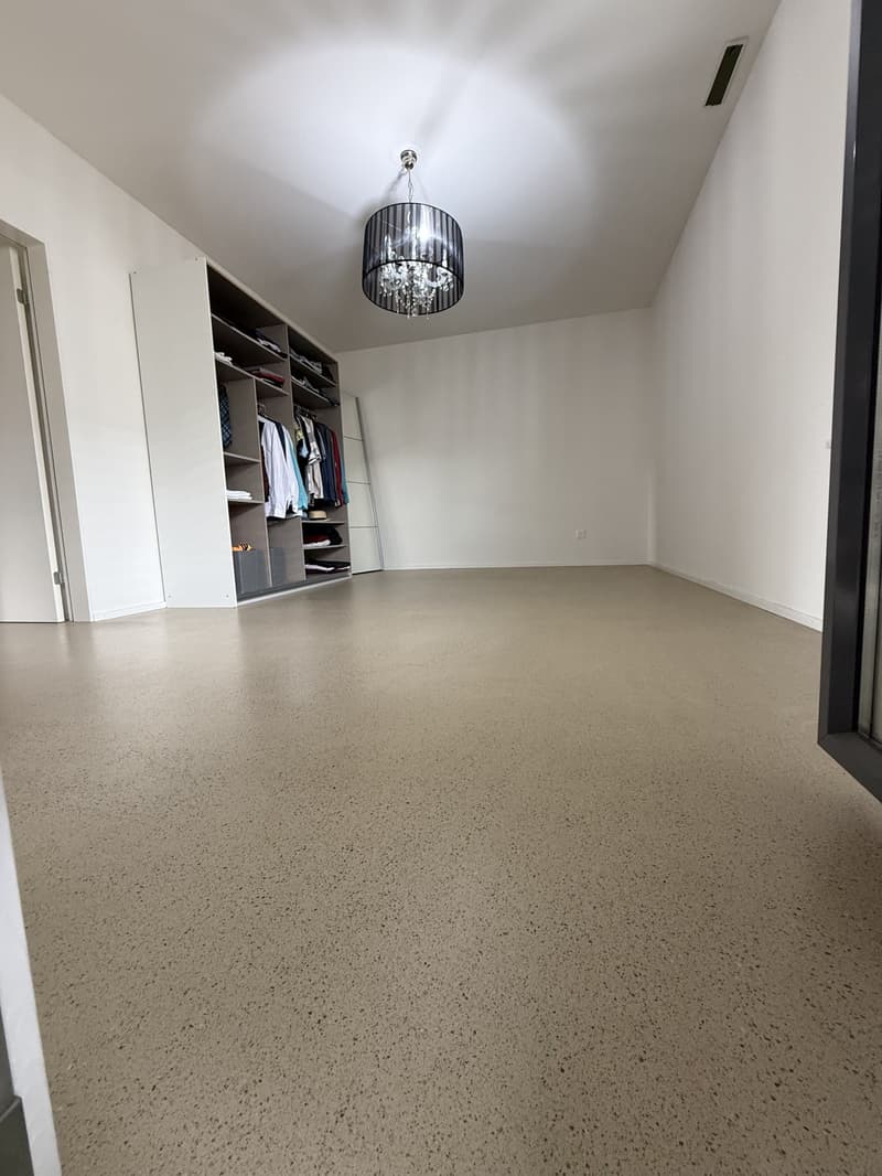 1 room in a well-kept 3-room apartment available immediately (1)