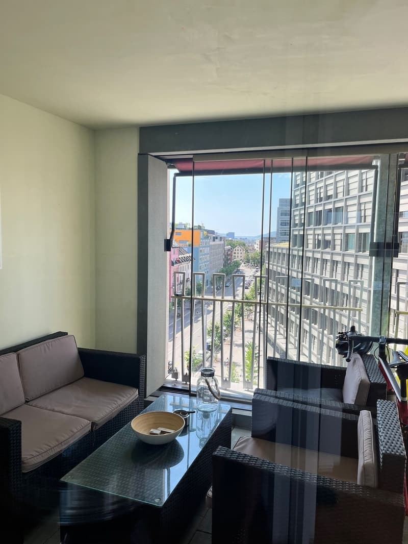 Room in modern and central penthouse flat // Start September (6)