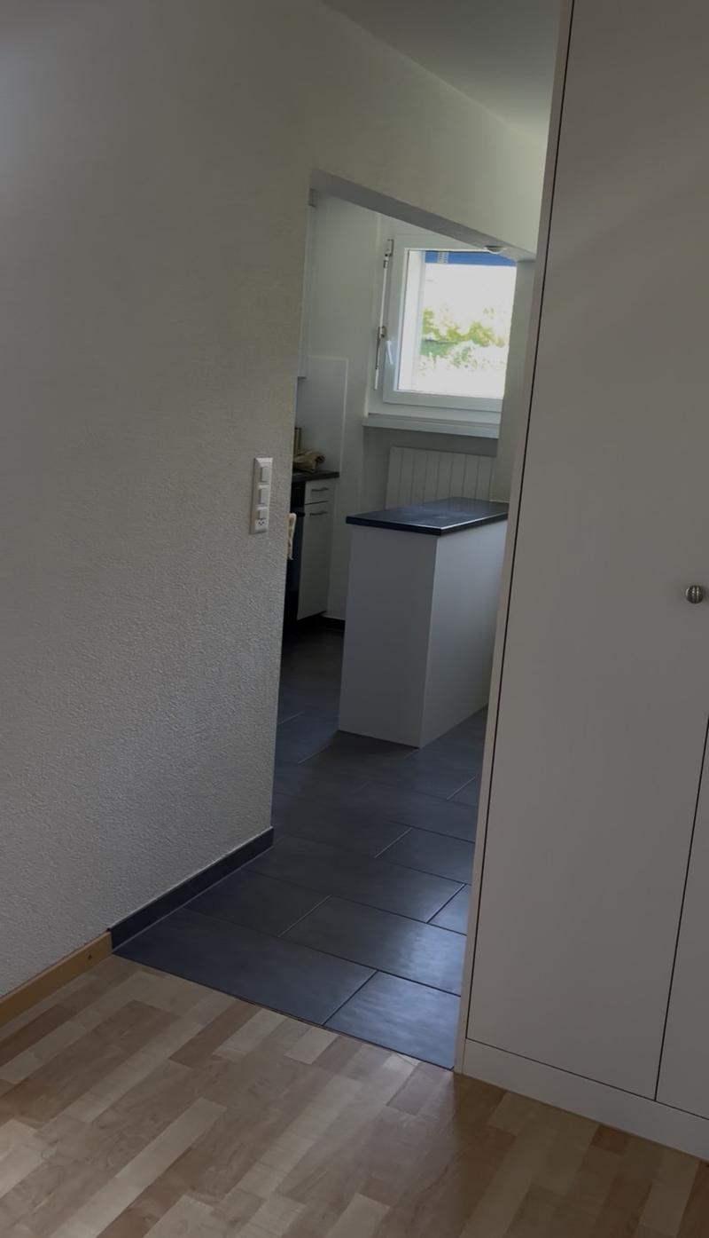 Appartamento arredato di 2,5 locali a Bonstetten, temporaneamente dal 01.08 al 31.10 con possibilità di prendere in affitto l'appartamento compreso mobilio (10)