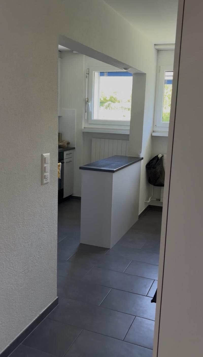 Appartamento arredato di 2,5 locali a Bonstetten, temporaneamente dal 01.08 al 31.10 con possibilità di prendere in affitto l'appartamento compreso mobilio (7)