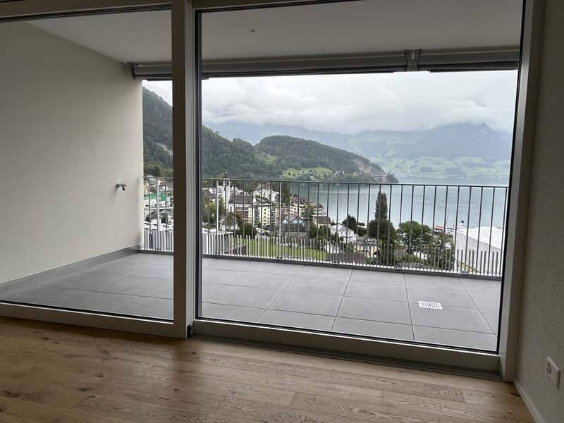 Appartamento di 2.5 locali con vista da sogno sul lago di Lucerna (3)