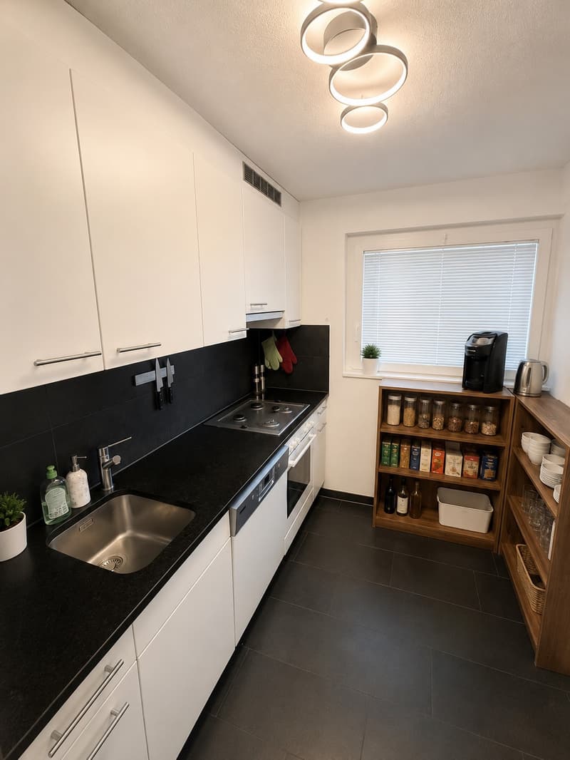 Helle und grosszügige 4.5-Zimmer-Wohnung an zentraler, ruhiger Lage in Uster (5)