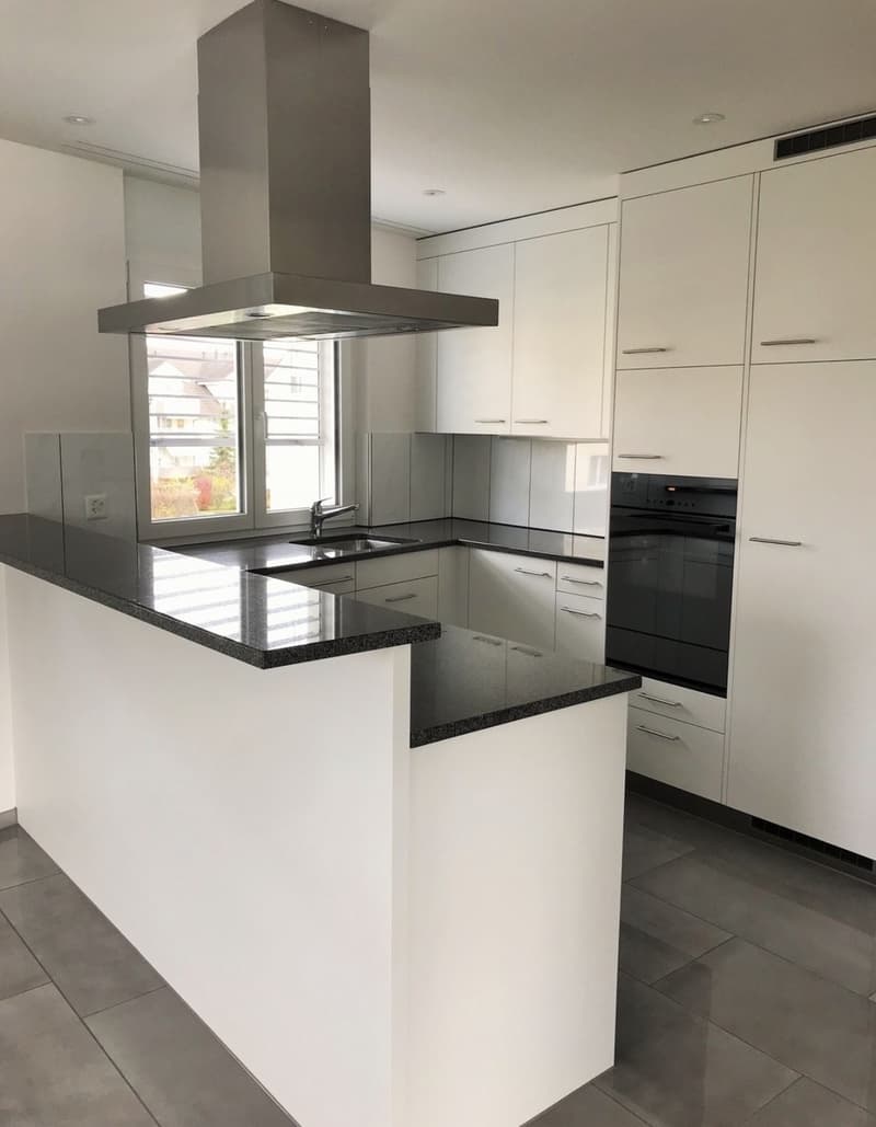 Appartement attractif de 4,5 pièces aux normes de propriétaire avec grand patio (10)