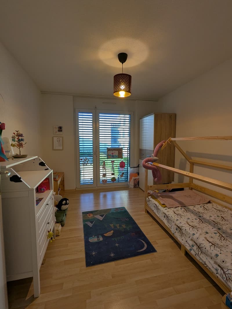 Bright 3.5-Room Apartment with Beautiful Winter Garden in Zürich Seebach (12)