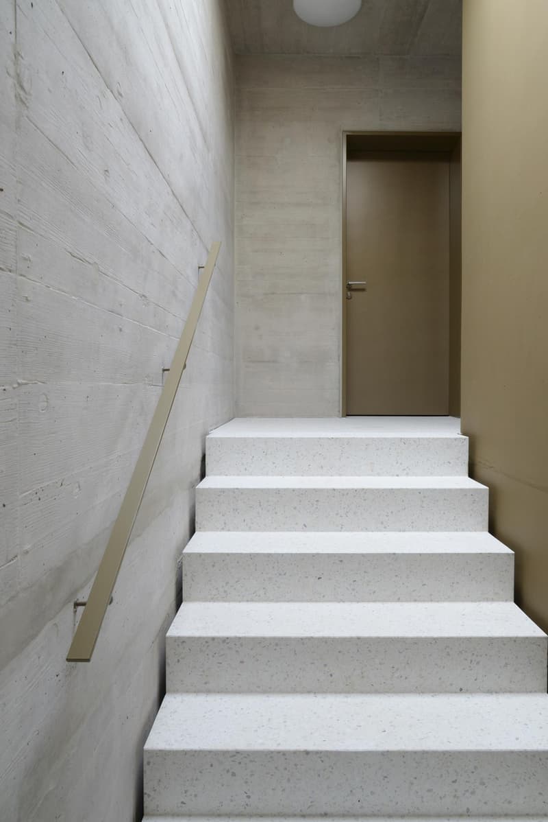 Modern attic apartment with 60m2 terrace and beautiful mountain view (7)
