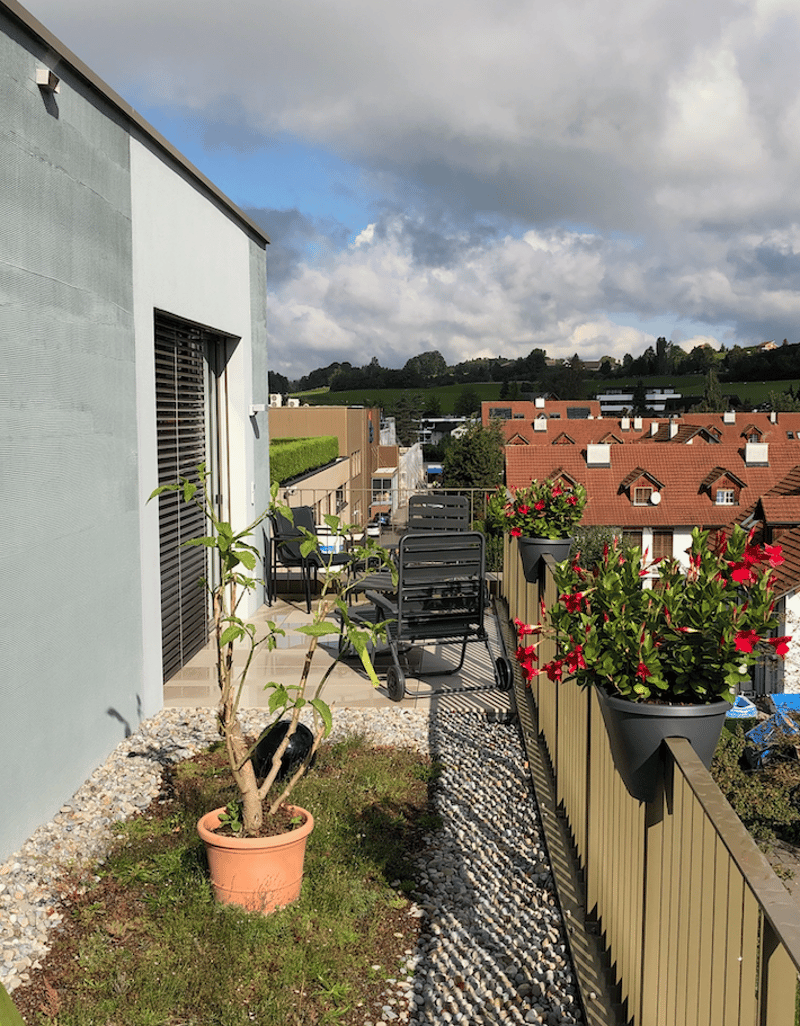 Modern attic apartment with 60m2 terrace and beautiful mountain view (5)
