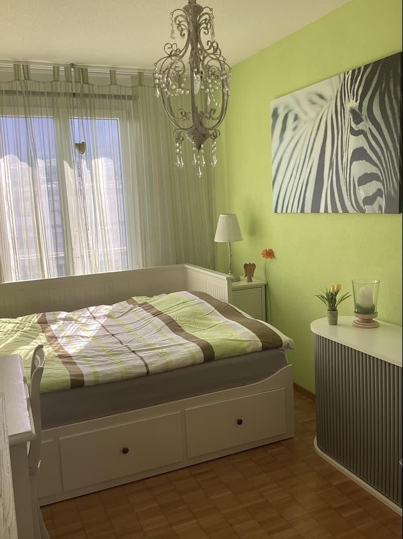 Room in shared flat for part-time students (Mon-Thu night) (3)