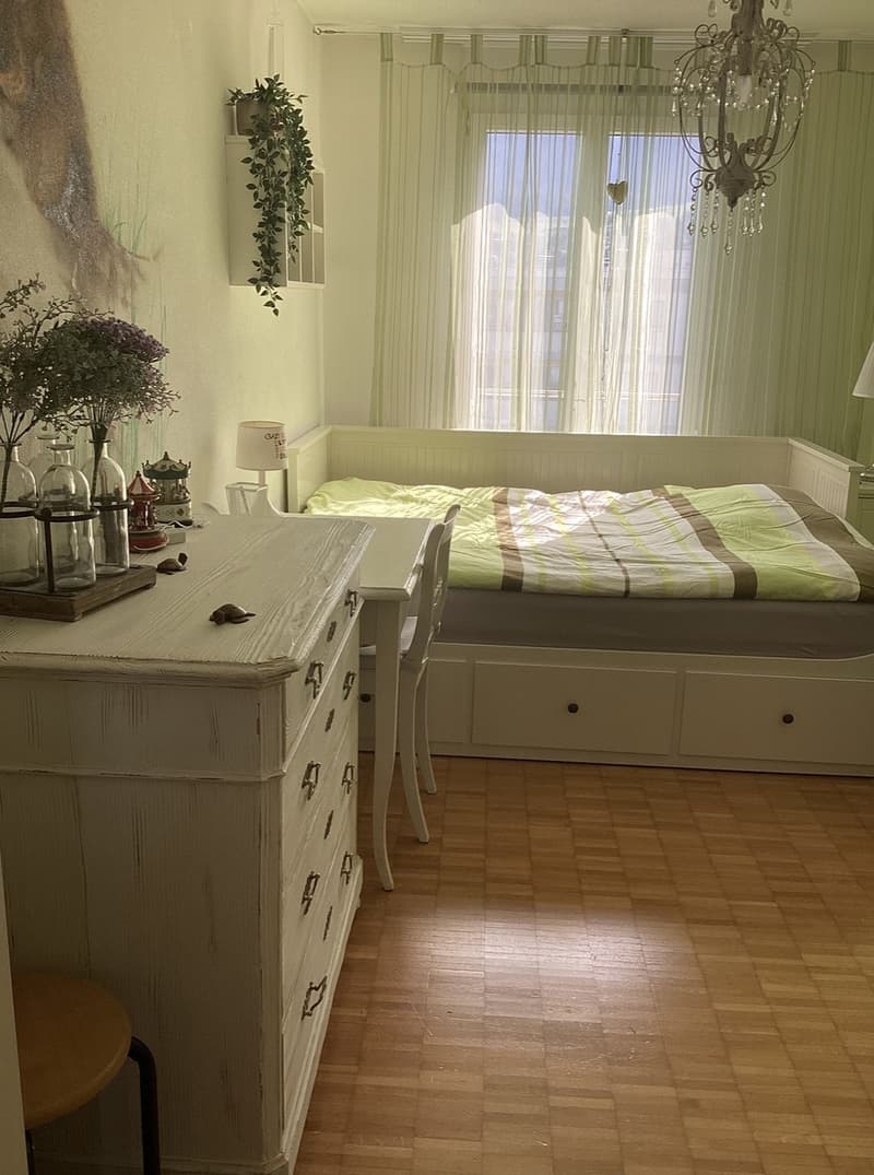 Room in shared flat for part-time students (Mon-Thu night) (4)