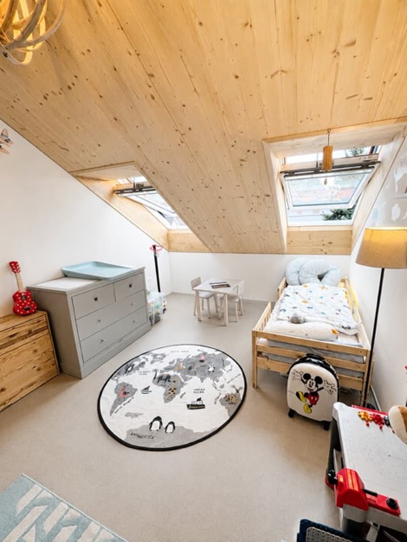 Appartement moderne de 4,5 pièces sous les toits (13)