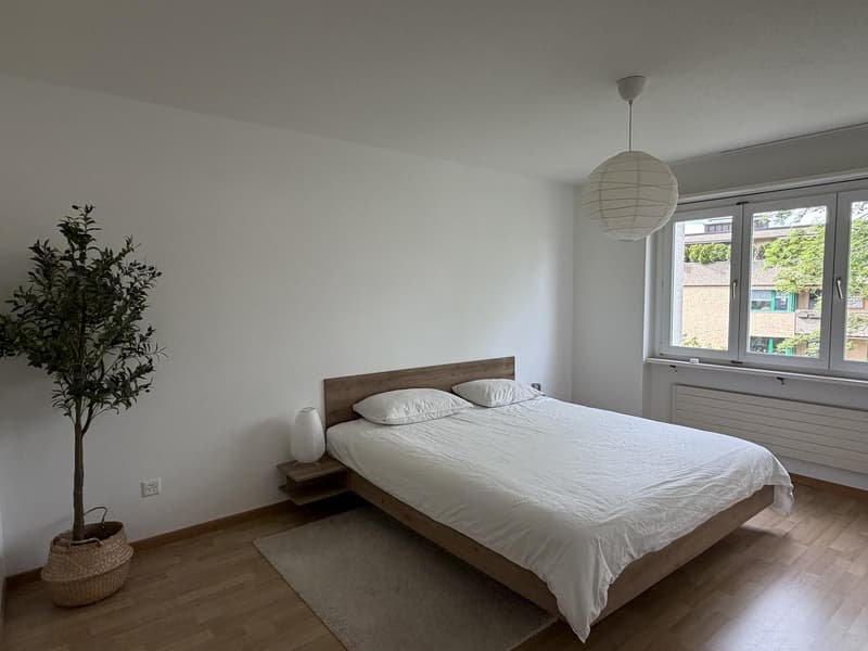 Appartement lumineux et confortable de 3,5 pièces avec balcon et place de parking à 8804 Au ZH (3)