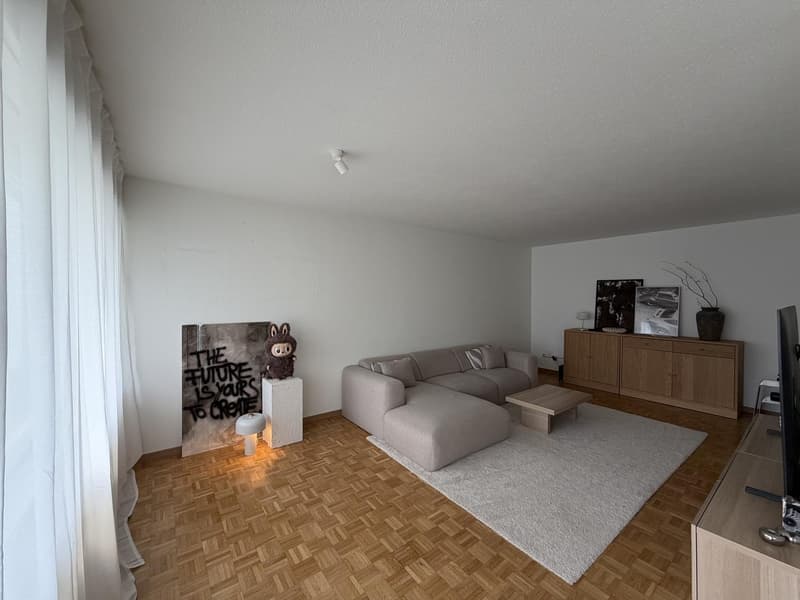 Appartement lumineux et confortable de 3,5 pièces avec balcon et place de parking à 8804 Au ZH (1)