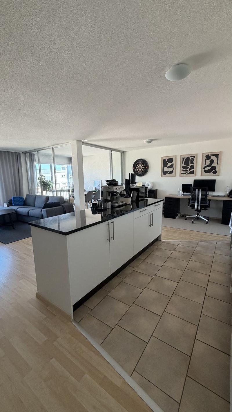 2.5-Zimmer-Wohnung, ca. 68 m², Loggia und Lift CHF 2'054 brutto, Zürich Seebach (2)