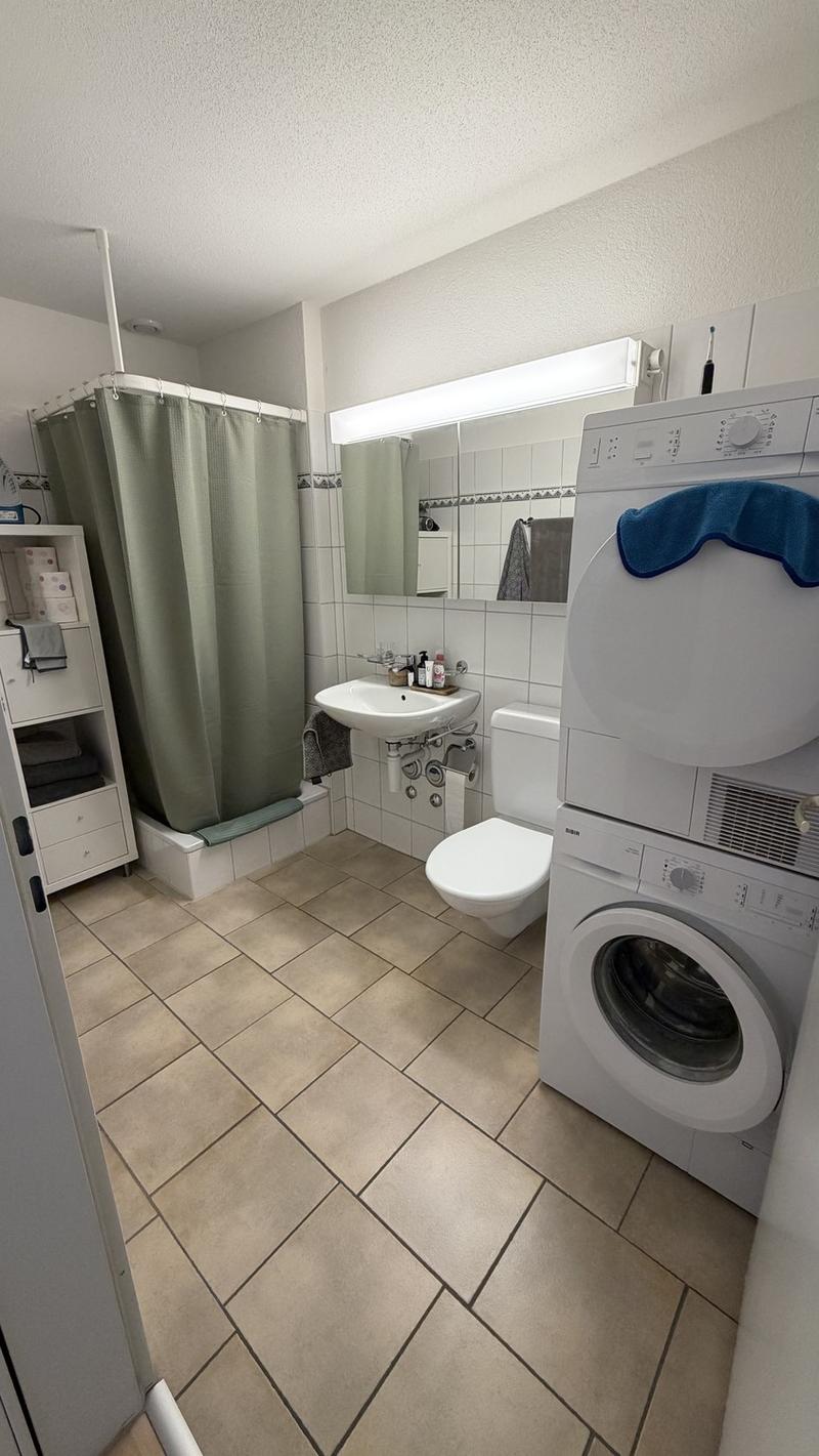 2.5-Zimmer-Wohnung, ca. 68 m², Loggia und Lift CHF 2'054 brutto, Zürich Seebach (9)